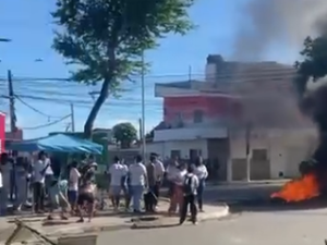 Alunos protestam contra calor extremo e cobram climatização em escola no Vergel
