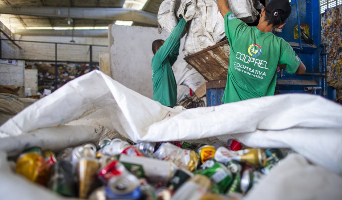 Cooperativas de recicláveis em Maceió terão espaços para triagem de resíduos