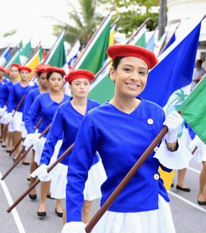 Mais de dois mil estudantes participam do Desfile Cívico nesta segunda-feira, 16