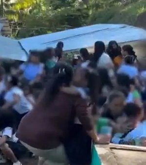 Estrutura de escola desaba durante terremoto; vídeo mostra crianças desesperadas