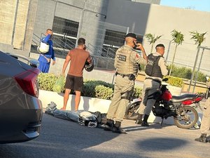 Jovem morre após cair de moto e ser atingida por caminhão no São Jorge