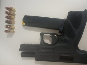 Homem é preso após apontar arma para populares e ameaçar PMs em Feira Grande