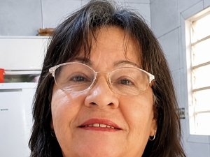 Mulher morre após ser prensada por carro contra parede de casa em Arapiraca