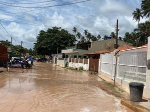 [Vídeo] Maragogi: Rua da Praia fica alagada em Barra Grande