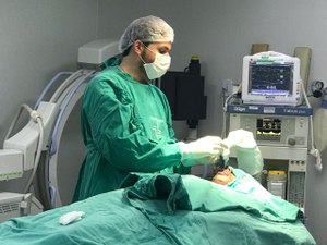 Hospital de Arapiraca realiza cirurgia facial em família que sofreu acidente no Sertão