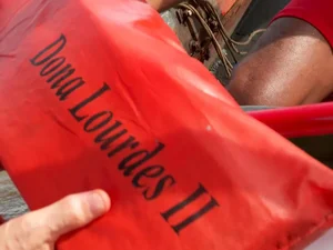 Sobrevivente do naufrágio que matou 23 pessoas no Pará procura por R$ 5 mil desaparecidos após o resgate