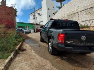 Homem de 31 anos é preso por suposto tráfico de drogas no Santos Dumont em Maceió