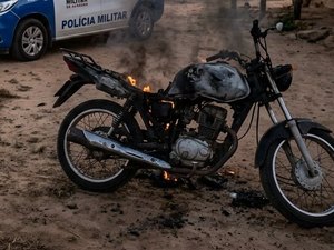 Filha é suspeita de ameaçar mãe e incendiar motocicleta na zona rural de Penedo