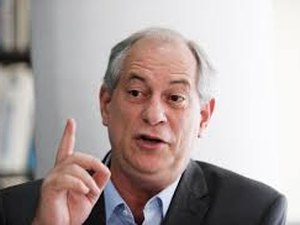 Ciro Gomes chama Bolsonaro de 'garoto de 13 anos tuiteiro' e desconversa sobre 2022