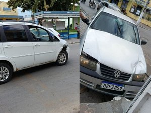Mulher fica ferida após colisão em cruzamento no bairro Eldorado, em Arapiraca