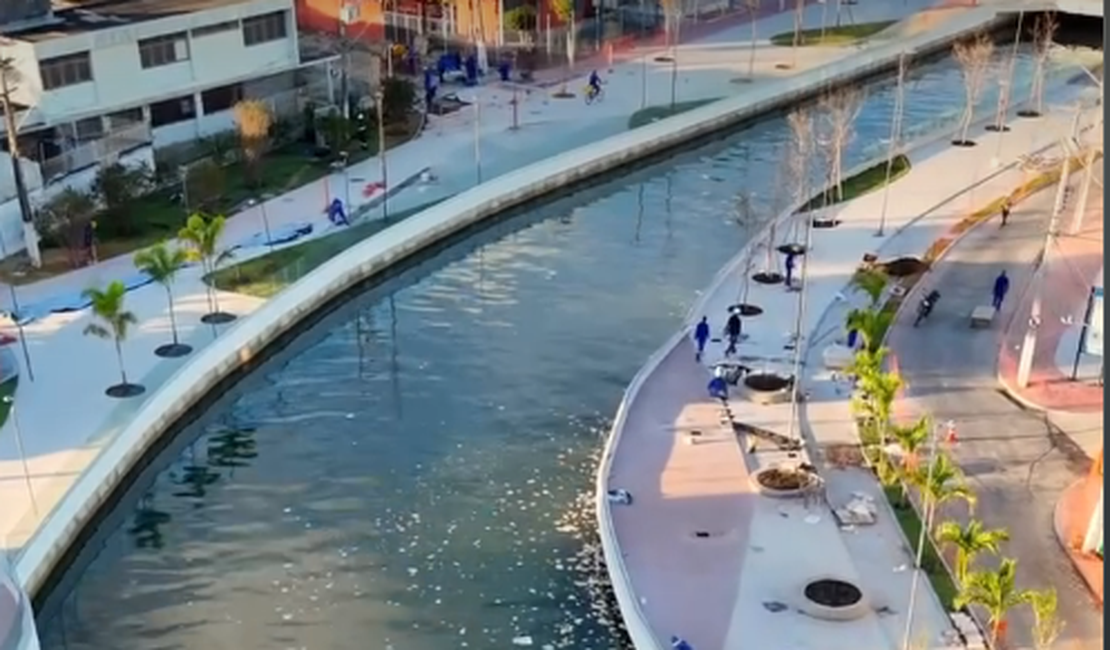 Rodrigo Cunha apresenta avanços do Renasce Salgadinho em Maceió