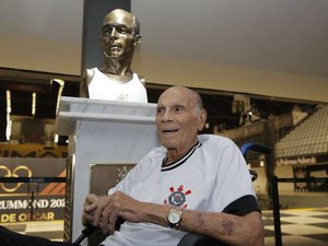 Morre Amaury Pasos, lenda do basquete brasileiro, aos 89 anos