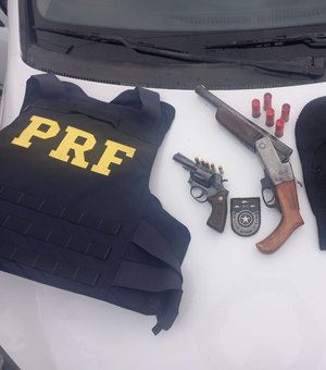 PRF e PM prendem pai e filho por porte ilegal de arma em Palmeira dos Índios