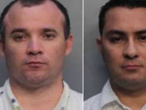 Padres são detidos após serem flagrados fazendo sexo dentro de carro