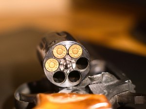 Homem é detido por porte ilegal de arma no bairro Canafístula, em Arapiraca