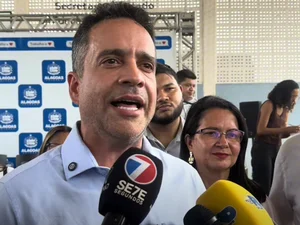 [Vídeo] Paulo Dantas visita Feira Grande e entrega unidade escolar de tempo integral; serão 57 até fim do mandato