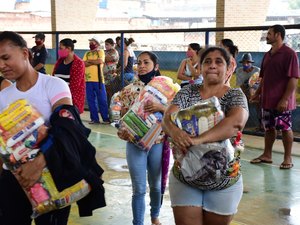 Prefeitura de Campestre entrega 500 cestas básicas