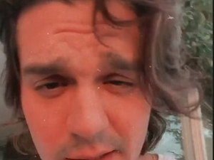 Após flagra com suposta affair, Luan Santana revela estado civil