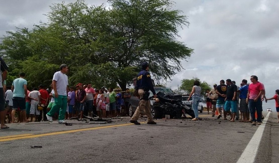 Seis pessoas morrem em acidente de carro na BR-226
