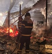 Incêndio atinge cinco barracas no mercado público de São Miguel dos Campos