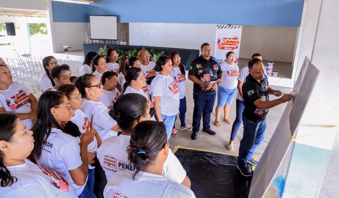 Programa Mulheres Construindo Sonhos capacita novo grupo em Penedo para o mercado de trabalho e o empreendedorismo