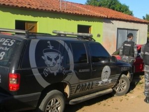 Assaltante utiliza garrafa e faca para ferir vítima