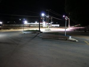 Dois carros colidem perto do Fórum de Maragogi