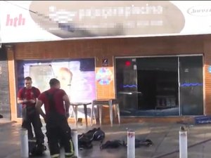 Incêndio destrói loja de produtos para piscina e mata gatos na antiga Amélia Rosa