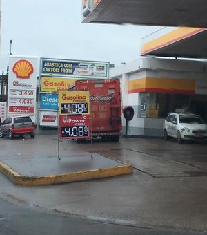 Preço da gasolina sobe nos postos de Maceió logo após reajuste de imposto federal