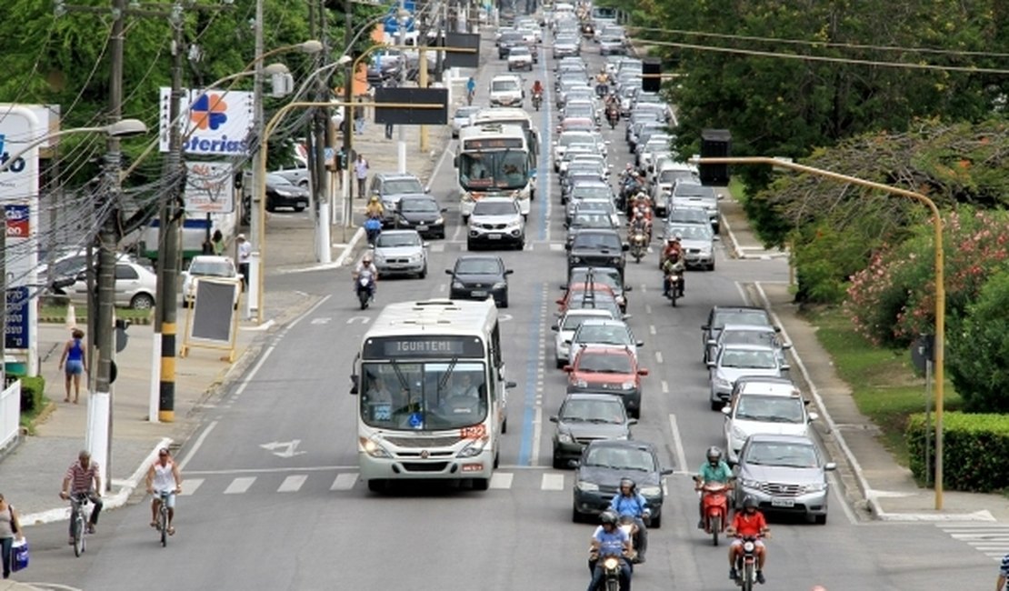 IPVA de veículos com placas de finais 5 e 6 deve ser quitado até sexta-feira (29)