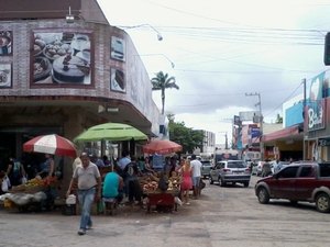 Assaltante se passa por passageiro e rouba carro de taxista