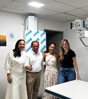 Cibele Moura destina recursos para novo aparelho de raio-X em hospital de Capela