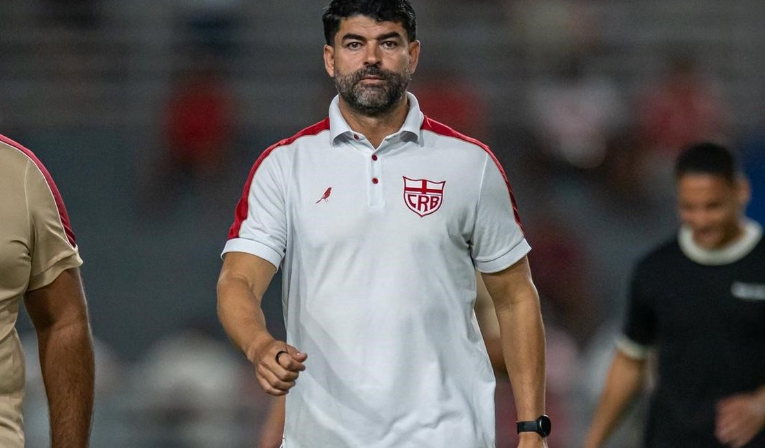 Após 11 derrotas, CRB anuncia fim da direção de Ari Barros