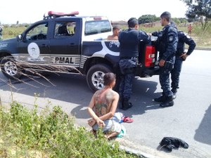 Policiais capturam jovens que tentaram fugir de abordagem em Arapiraca