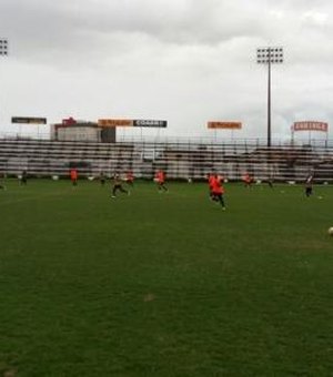 Visando o confronto decisivo contra o Genus, técnico Betinho esboça o time titular