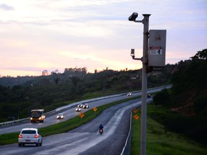 Radares fixos em rodovias federais em AL continuam ligados