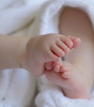 Mãe de bebê que sofreu violência sexual em Palmeira é indiciada pelo crime de estupro