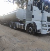 Polícia recupera em Flexeiras carreta roubada com carga de combustíveis