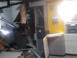 Criminosos explodem  caixas eletrônicos do Banco do Brasil