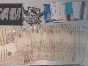 Casal em posse de cartões de terceiros realizavam diversos saques em agência da Caixa