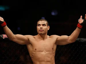 Lutador do UFC é levado à delegacia após agredir enfermeira