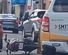 Passageira fica ferida após colisão entre mototáxi e carro no Centro de Arapiraca