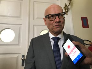Ênio Lins comenta a alegria de receber homenagem na Assembleia Legislativa 