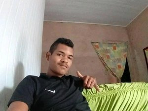Jovem é assassinado à tiros na orla marítima de Japaratinga