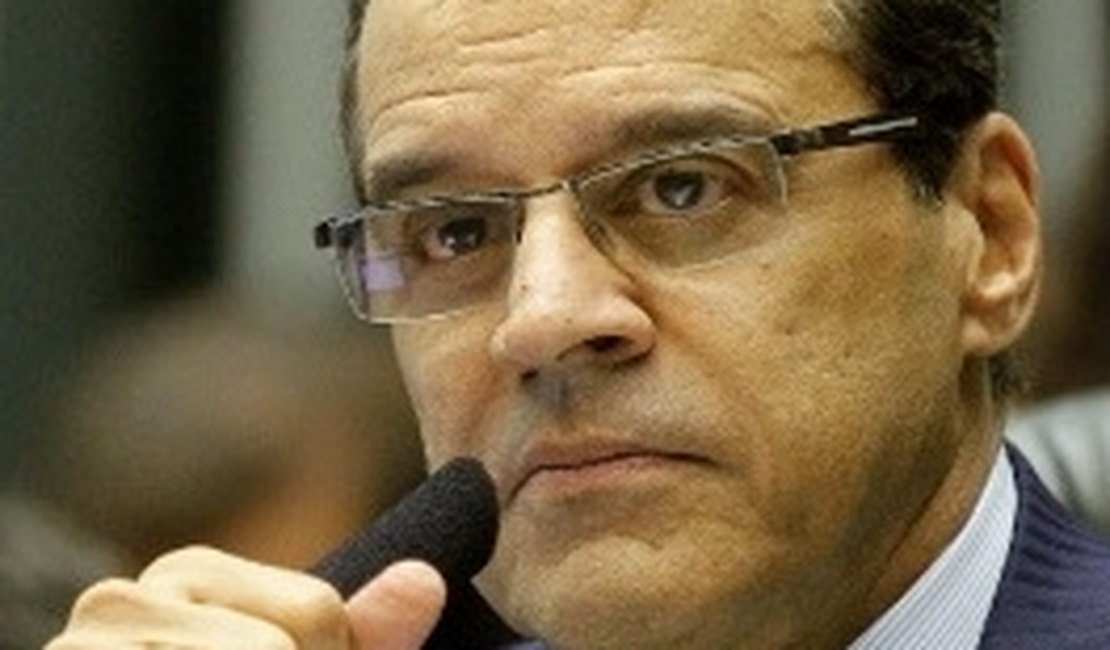 Citado na Lava Jato, ministro Henrique Eduardo Alves pede demissão