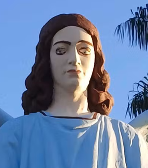 Restauração de estátuas sacras 'desfigura' imagens e vira piada em MG: 'Pintaram o olho de Jesus torto'