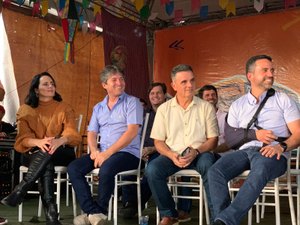 Fabiana Pessoa é recebida em Ibateguara durante assinatura de OS para construção de Cisp