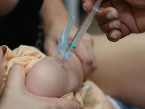 Fake news sobre vacinas disseminam temor entre famílias, diz pesquisa