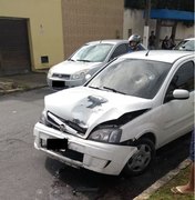 Condutor reage a assalto e joga carro para cima de suspeitos em Maceió