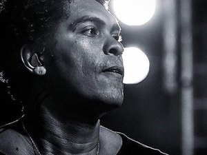 Timbalada: Após saída de Milane, vocalista Denny Denan vai em busca de carreira solo